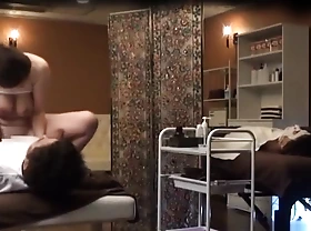 Sultry babe gets her twat fucked during massage