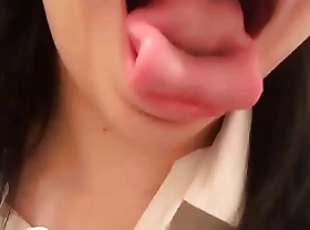 Japanese girl kamititisokuhou showing crazy tongue skills